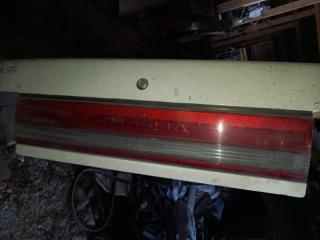 Вставка между стопов Toyota Corona 1991