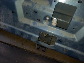 Замок багажника Mitsubishi OUTLANDER 2008