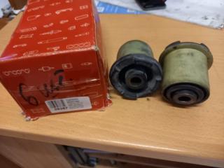 Запчасть сайленблок нижнего рычага передний Opel Vectra B 1999