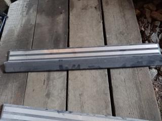 Фото запчасти накладка на порог Mercedes-Benz E240 1998 Б/У запчасть Запчасть накладка на порог Mercedes-Benz E240 1998