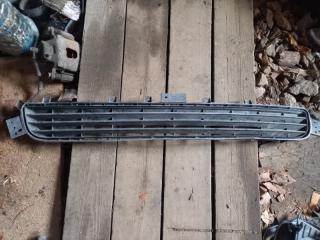 Решетка в бампер Infiniti Q50 2015 Б/У Решетка в бампер Infiniti Q50 2015