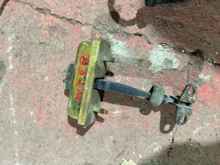 Ограничитель двери передний правый JEEP Grand Cherokee 2004