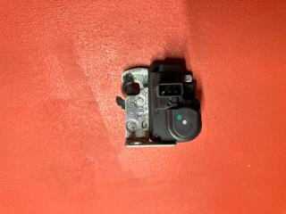 Фото запчасти замок багажника JEEP GRAND CHEROKEE 2012 ПРОБЕГ 72.000 КМ контрактная запчасть Запчасть замок багажника JEEP GRAND CHEROKEE 2012 ПРОБЕГ 72.000 КМ