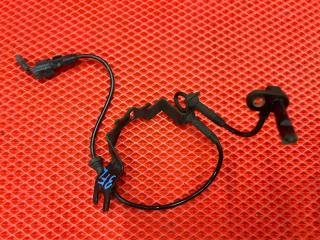 Фото запчасти датчик abs передний левый RENAULT CAPTUR 2018 ПРОБЕГ 48 000 КМ контрактная запчасть Запчасть датчик abs передний левый RENAULT CAPTUR 2018 ПРОБЕГ 48 000 КМ