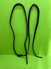 Запчасть уплотнительная резинка боковой двери задняя FORD EXPLORER 2013 пробег 122340 км