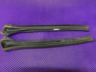 Запчасть молдинг лобового стекла CADILLAC ESCALADE 2006 ПРОБЕГ 67 000