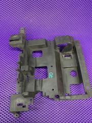 Запчасть крепление фары правое CADILLAC ESCALADE 2006 ПРОБЕГ 67 000