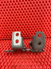 Фото запчасти петля двери задняя левая RENAULT CAPTUR 2015 контрактная запчасть Запчасть петля двери задняя левая RENAULT CAPTUR 2015