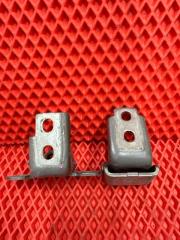 Фото запчасти петля двери задняя правая RENAULT CAPTUR 2015 контрактная запчасть Запчасть петля двери задняя правая RENAULT CAPTUR 2015