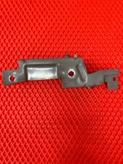 Фото запчасти крепление крыла переднее правое RENAULT CAPTUR 2015 контрактная запчасть Запчасть крепление крыла переднее правое RENAULT CAPTUR 2015