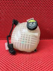 Запчасть бачок расширительный VOLVO XC40 2018 ПРОБЕГ 17302км!!!!