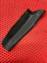 Запчасть уголок жабо правый VOLVO XC40 2018 ПРОБЕГ 17302км!!!!