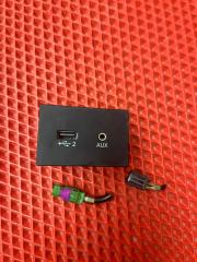 Запчасть usb разъем AUDI Q2 2017