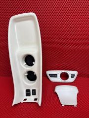 Запчасть консоль центральная TOYOTA PRIUS PHV 2017