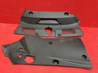 Запчасть накладка на телевизор TOYOTA CROWN 2019 Цвет 202 (черный)