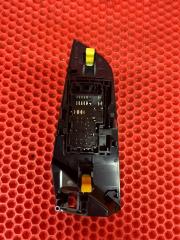 Кнопка стеклоподъемника задняя правая TOYOTA PRIUS ZVW51 2ZR-1NM (1800 сс)