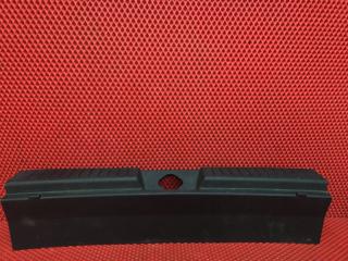 Фото запчасти накладка замка багажника TOYOTA RAIZE 2019 г. контрактная запчасть Запчасть накладка замка багажника TOYOTA RAIZE 2019 г.