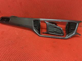 Дефлектор воздушный передний VOLKSWAGEN T-Roc 2021 Пробег 23442 км. Цвет LC9X / 2T