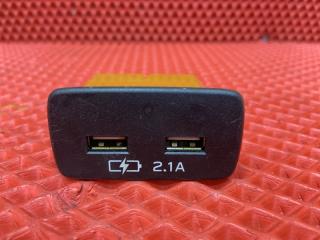 USB Разъем SUBARU XV HIBRID 2021 г. Пробег 38698 км. Цвет PAF