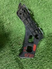 Крепление бампера переднее правое Lexus CT200h 2011