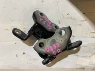 Запчасть петля двери передняя правая Lexus CT200h 2011