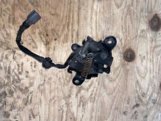 Замок капота Lexus CT200h 2011