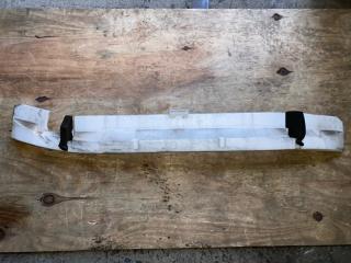 Усилитель бампера Lexus CT200h 2011