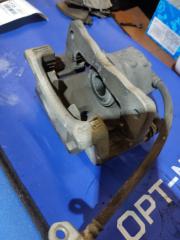 Запчасть суппорт тормозной передний правый Lexus CT200h 2011