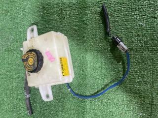 Запчасть бачок для тормозной жидкости Lexus CT200h 2011