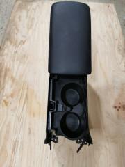 Бардачок между сиденьями Lexus CT200h 2011