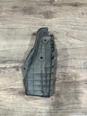 Брызговик правый Voxy 2014 ZWR80 2ZRFXE