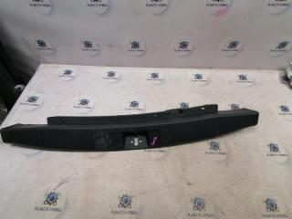 Запчасть накладка замка багажника Honda Vezel 2014