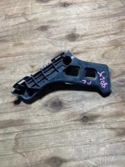 Крепление бампера переднее правое Lexus CT200h 2011