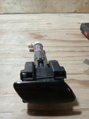 Форсунка омывателя фар правая Lexus CT200h 2011