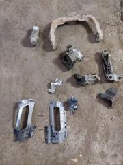 Запчасть кронштейн Mazda cx7 2007