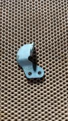 Фото запчасти кронштейн Skoda Octavia контрактная запчасть Запчасть кронштейн Skoda Octavia