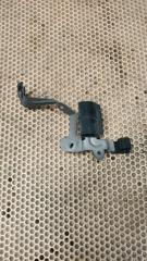 Фото запчасти кронштейн Volkswagen Passat контрактная запчасть Запчасть кронштейн Volkswagen Passat