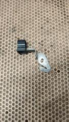 Фото запчасти кронштейн Volkswagen Passat контрактная запчасть Запчасть кронштейн Volkswagen Passat