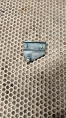 Запчасть кронштейн задний левый Mercedes-Benz C-Class