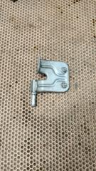 Запчасть кронштейн задний Mercedes-Benz C-Class