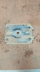 Запчасть кронштейн Mazda 3