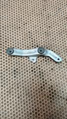 Кронштейн правый Mercedes-Benz M-Class