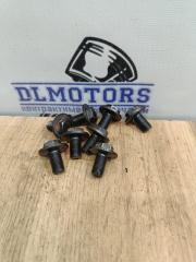 Фото запчасти болт маховика Subaru Forester Б/У запчасть Запчасть болт маховика Subaru Forester