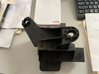 Запчасть кронштейн блока управления Audi Q7 2006-2009