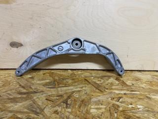 Запчасть кронштейн интеркулера Mercedes-Benz E Class