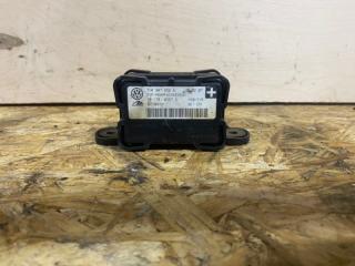 Запчасть датчик ускорения Audi Q7