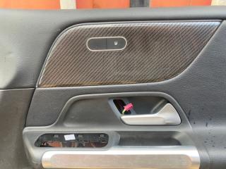 Обшивка двери GLB-class