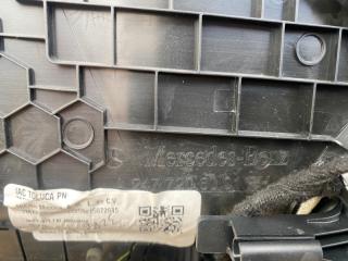 Обшивка двери GLB-class