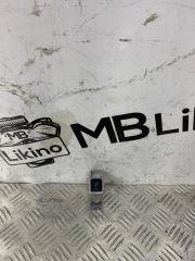 Запчасть кнопка открывания багажника Mercedes GL