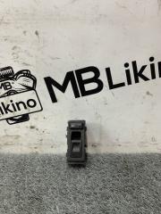 Запчасть кнопка стеклоподъемника передняя правая Jeep Grand Cherokee